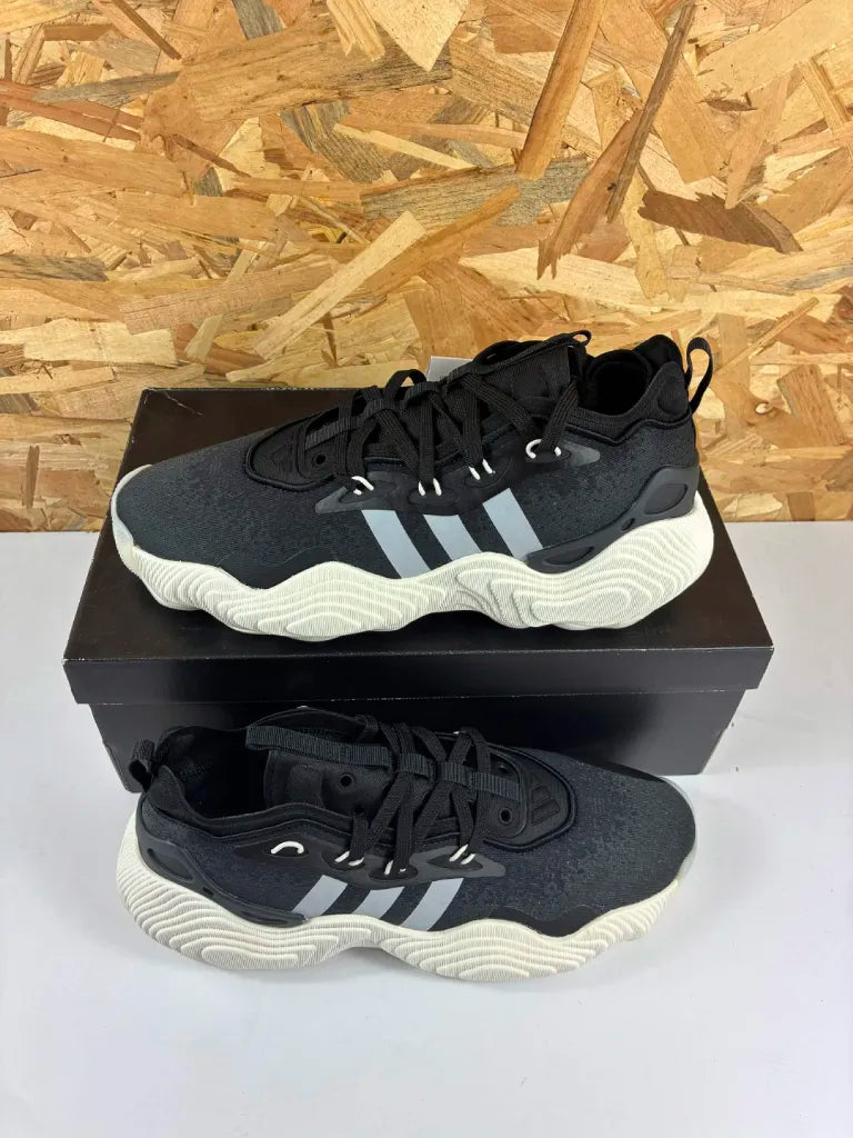 Baskets Adidas Trae Young 3 – Chaussures Basketball – 44 2/3