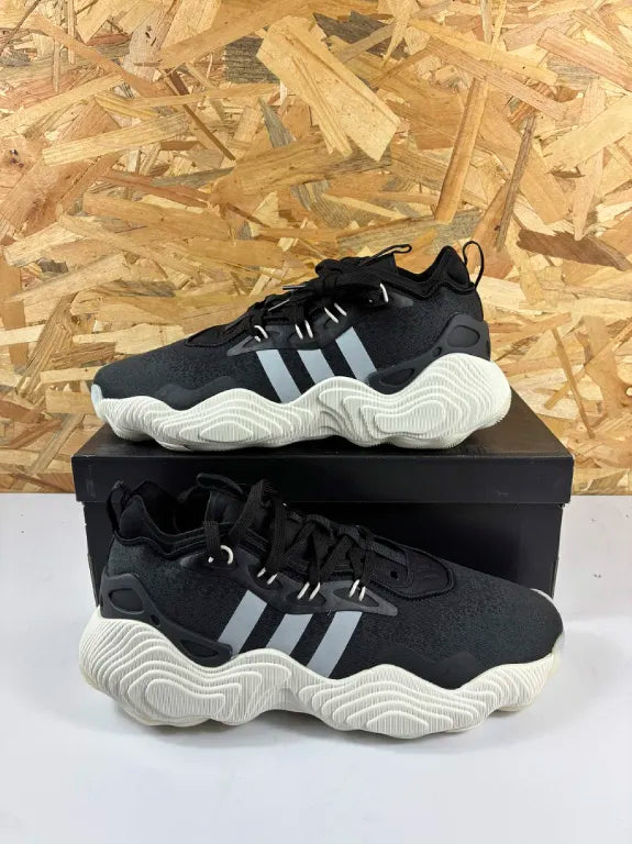 Baskets Adidas Trae Young 3 – Chaussures Basketball Homme – 43 1/3