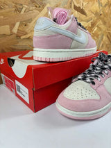 Baskets Nike Dunk Low LX Femme – 36,5 – Carton abîmé