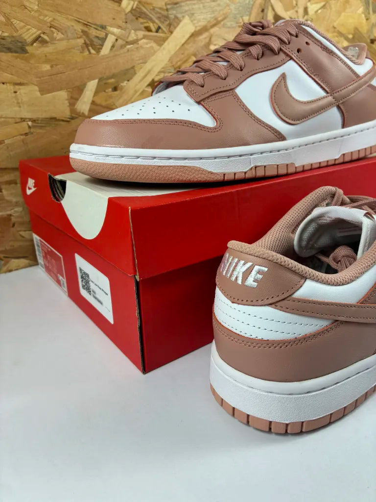 Baskets Nike Dunk Low Femme 44,5 – DD1503-118