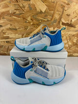 Chaussures Basketball Adidas Trae Unlimited Homme – 40 2/3 – IF5610