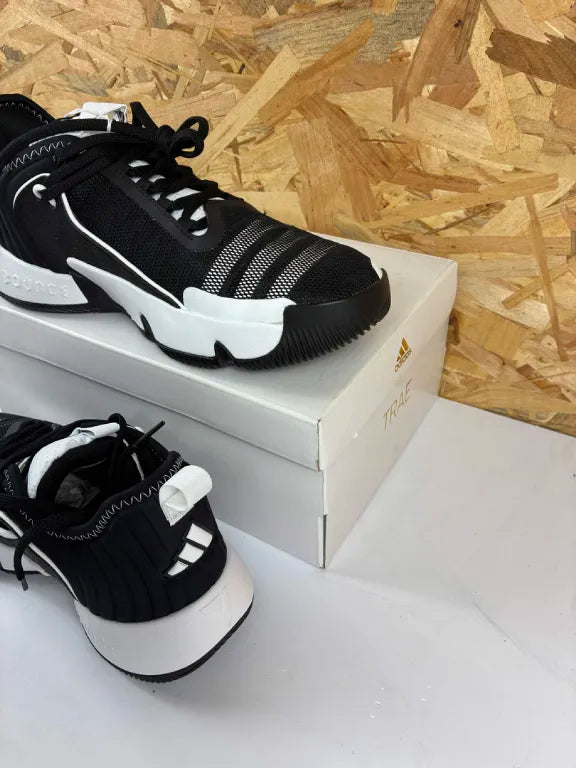 Chaussures Basketball Adidas Trae Unlimited Homme – 40 2/3 – HQ1020