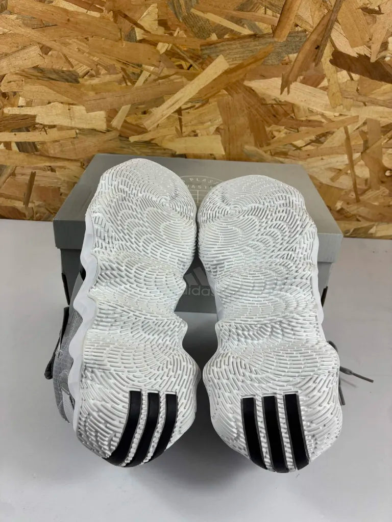 Chaussures Basketball Adidas Exhibit B Mid Femme – 38 – GY8983