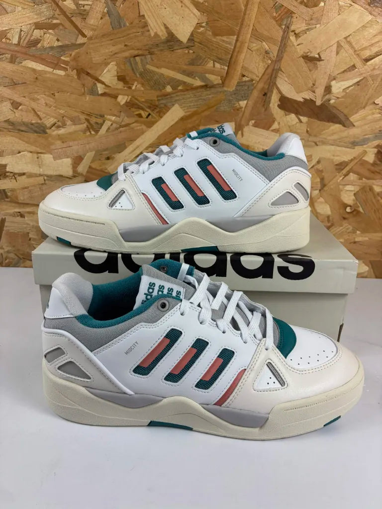 Chaussures Basketball Adidas Midcity Low Homme – 44 2/3 – ID5403