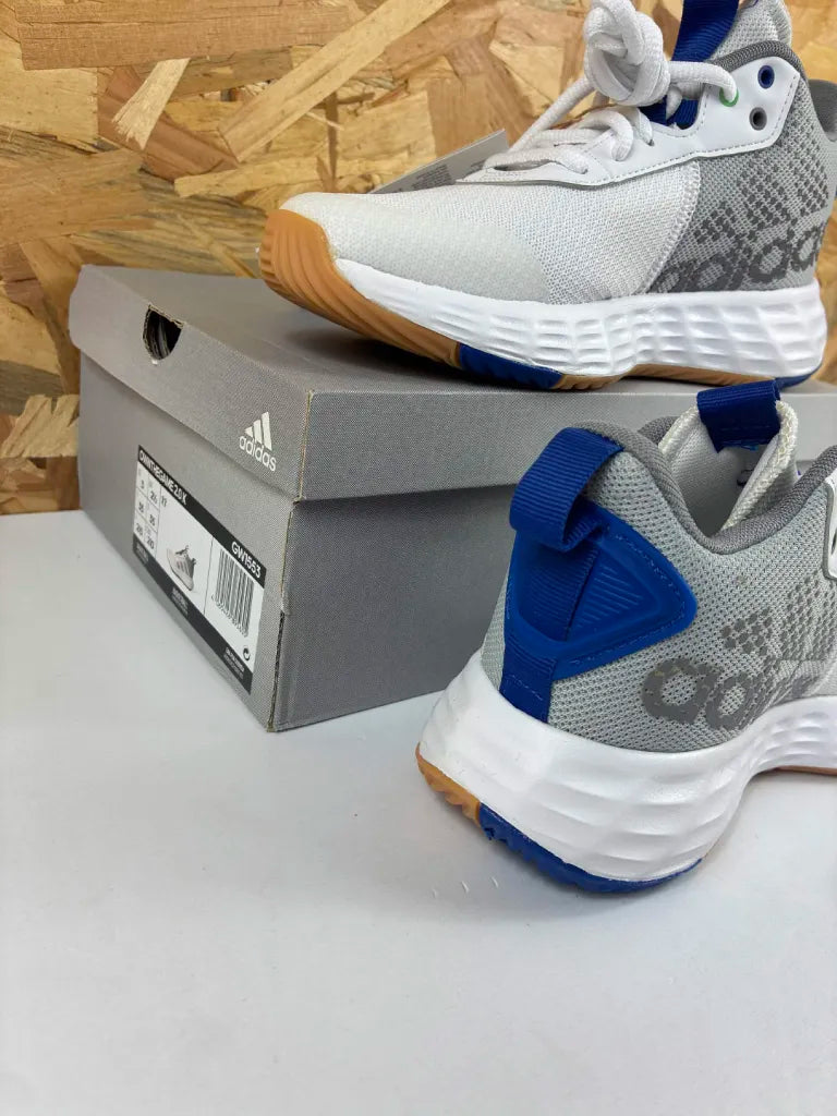 Chaussures Basketball Adidas OwnTheGame 2.0 Enfant – 35 – GW1553