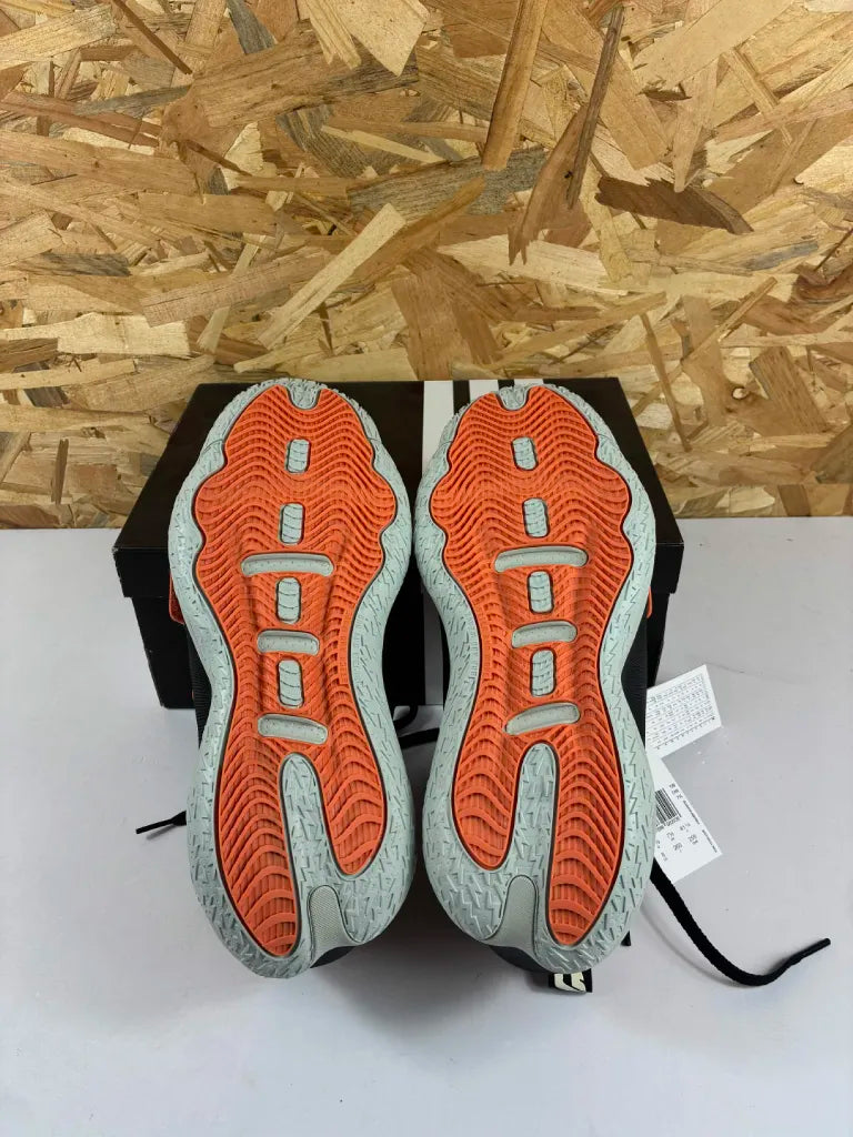 Adidas Dame 8 EXTPLY Homme – Chaussures de Basketball – 45 1/3 – IF1515