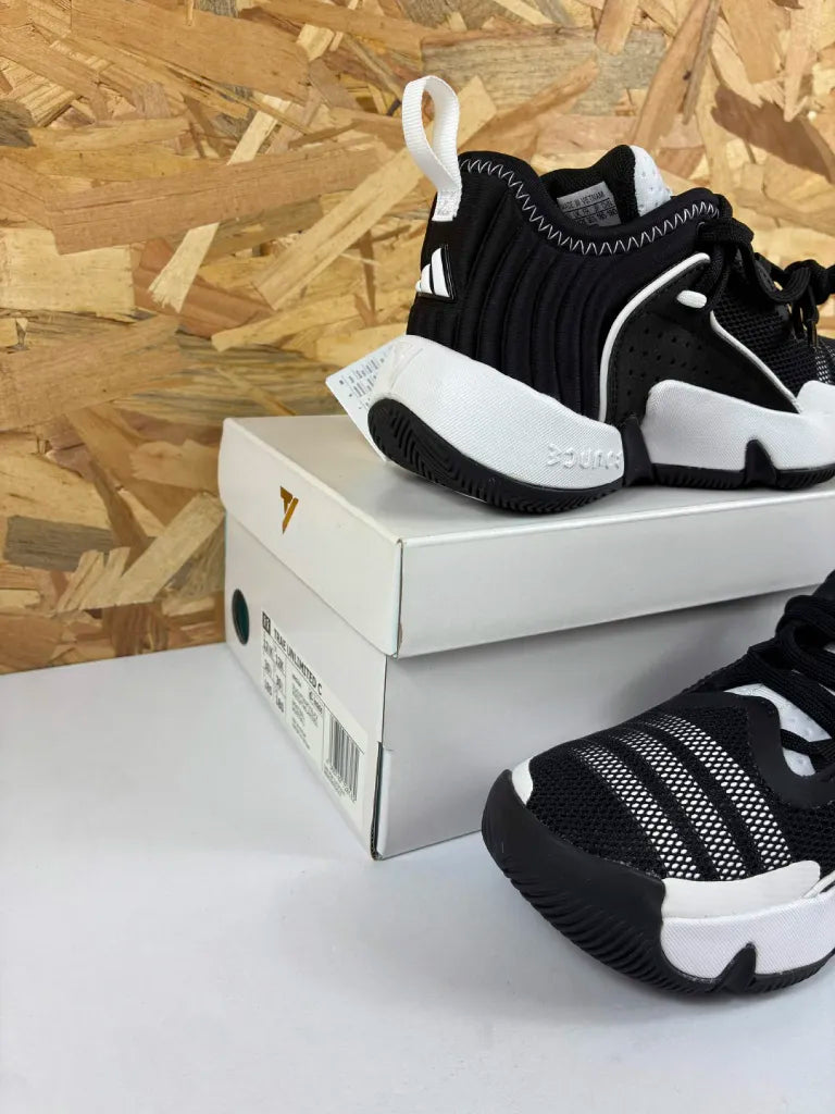 Adidas Trae Unlimited C Enfant 30 1/2 – Chaussures de Basketball HP6744