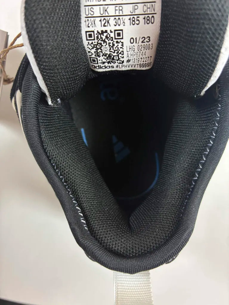 Adidas Trae Unlimited C Enfant 30 1/2 – Chaussures de Basketball HP6744