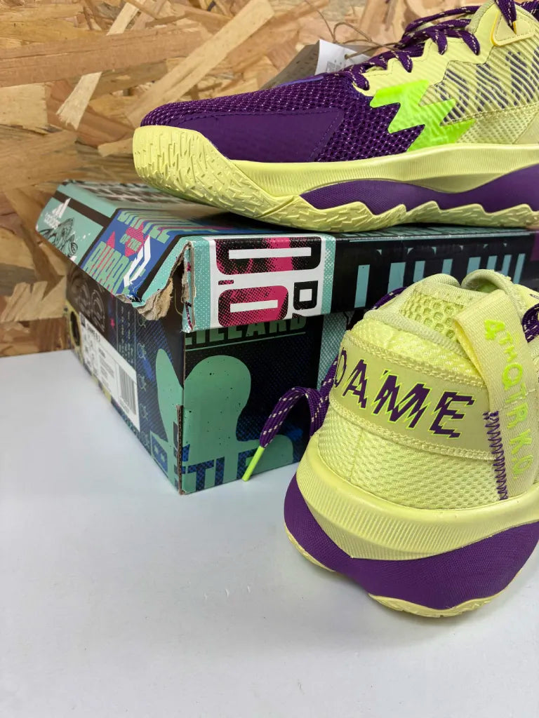 Adidas Dame 8 J Enfant 38 2/3 – Chaussures de Basketball GY2906