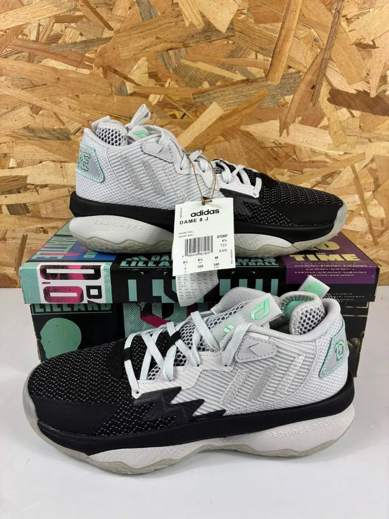 Adidas Dame 8 J Enfant 40 – Chaussures de Basketball GY2907