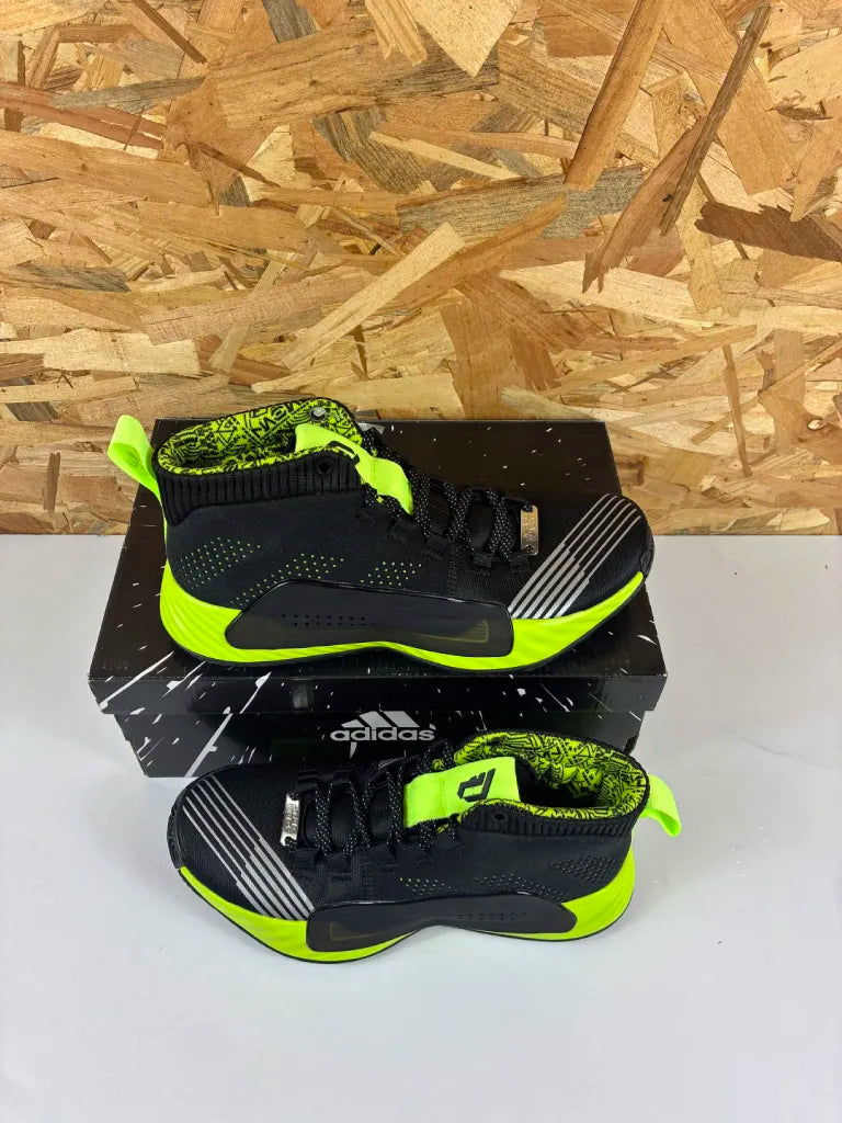 Adidas Dame 5 J Star Wars Enfant 38 – Chaussures de Basketball EH2470