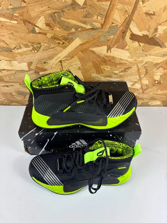 Chaussures de Basketball Enfant Adidas Dame 5 J Star Wars EH2470 – 38 2/3 EU