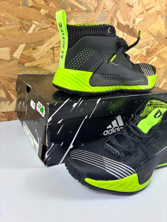 Chaussures de Basketball Enfant Adidas Dame 5 J Star Wars EH2470 – 38 2/3 EU