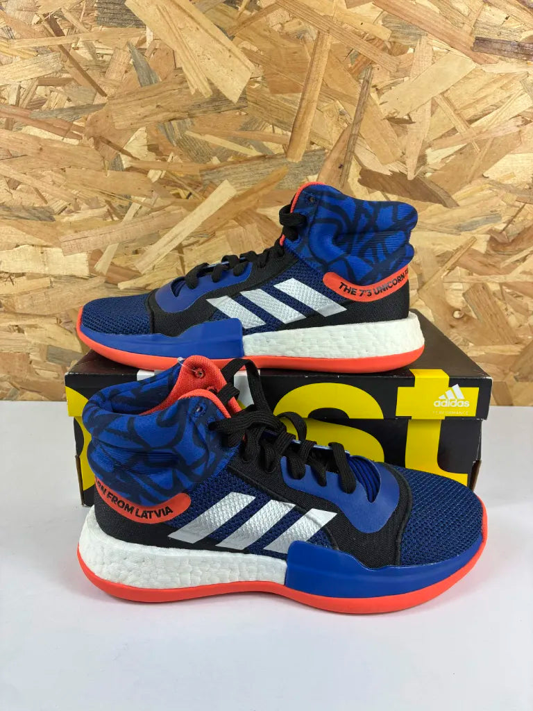 Chaussures de Basketball Homme Adidas Marquee Boost G27738 – 41 1/3