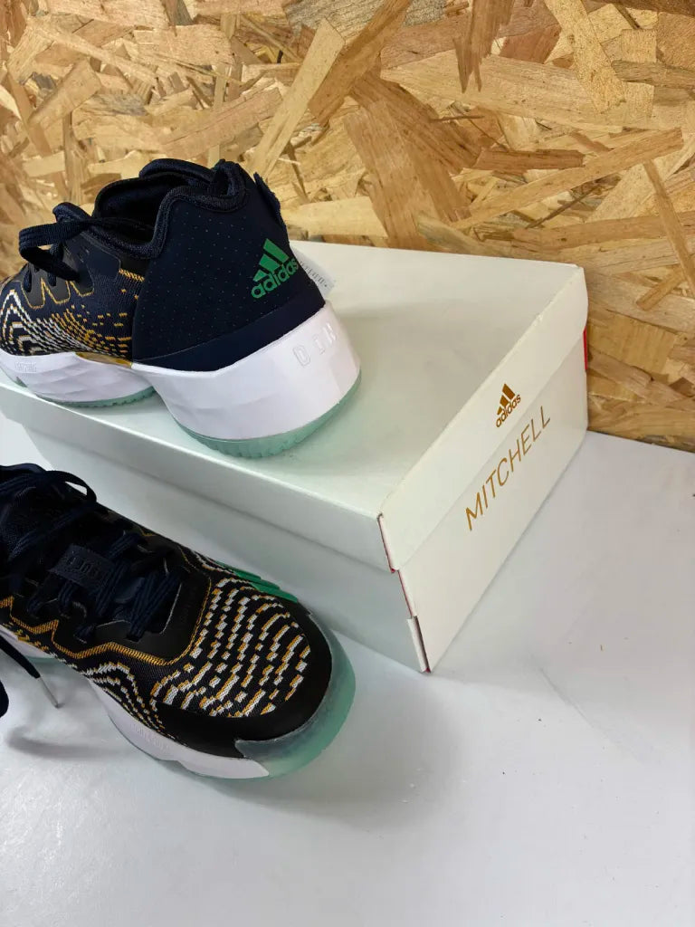 Chaussures de Basketball Adidas D.O.N. Issue 4 Homme 41 1/3 – GY6504