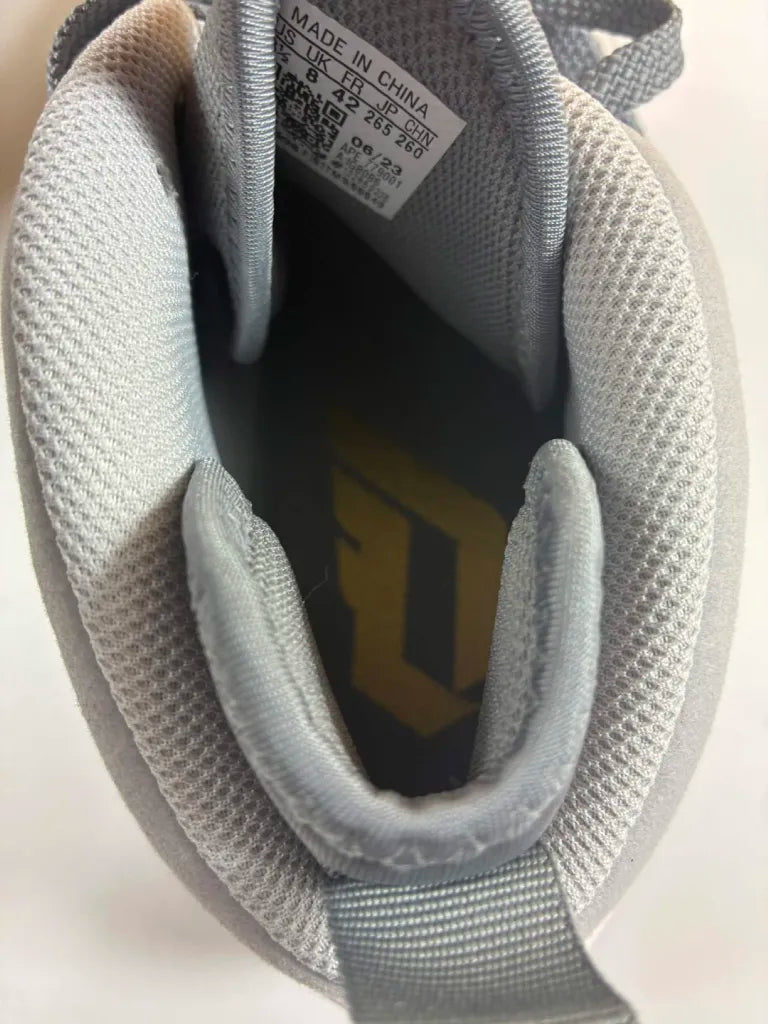 Chaussures de Basketball Adidas Dame 8 EXTPLY Homme Gris Or – 42 – IG8086