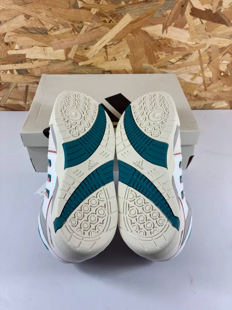 Chaussures de Basketball Adidas Midcity Mid Homme 45 1/3 – ID5402