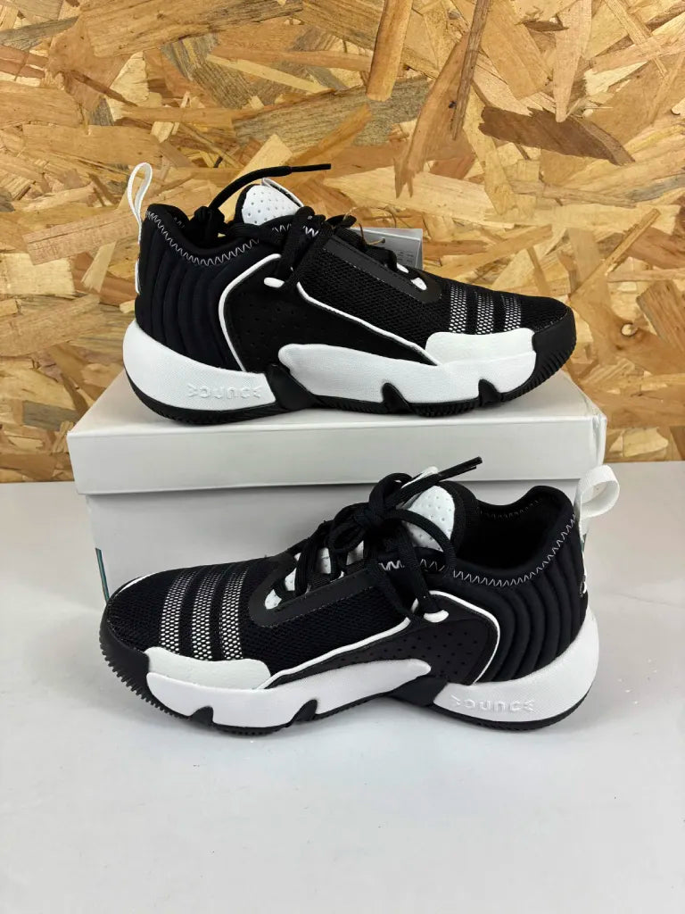 Adidas Trae Unlimited C Enfant Noir Blanc – 35 – HP6744