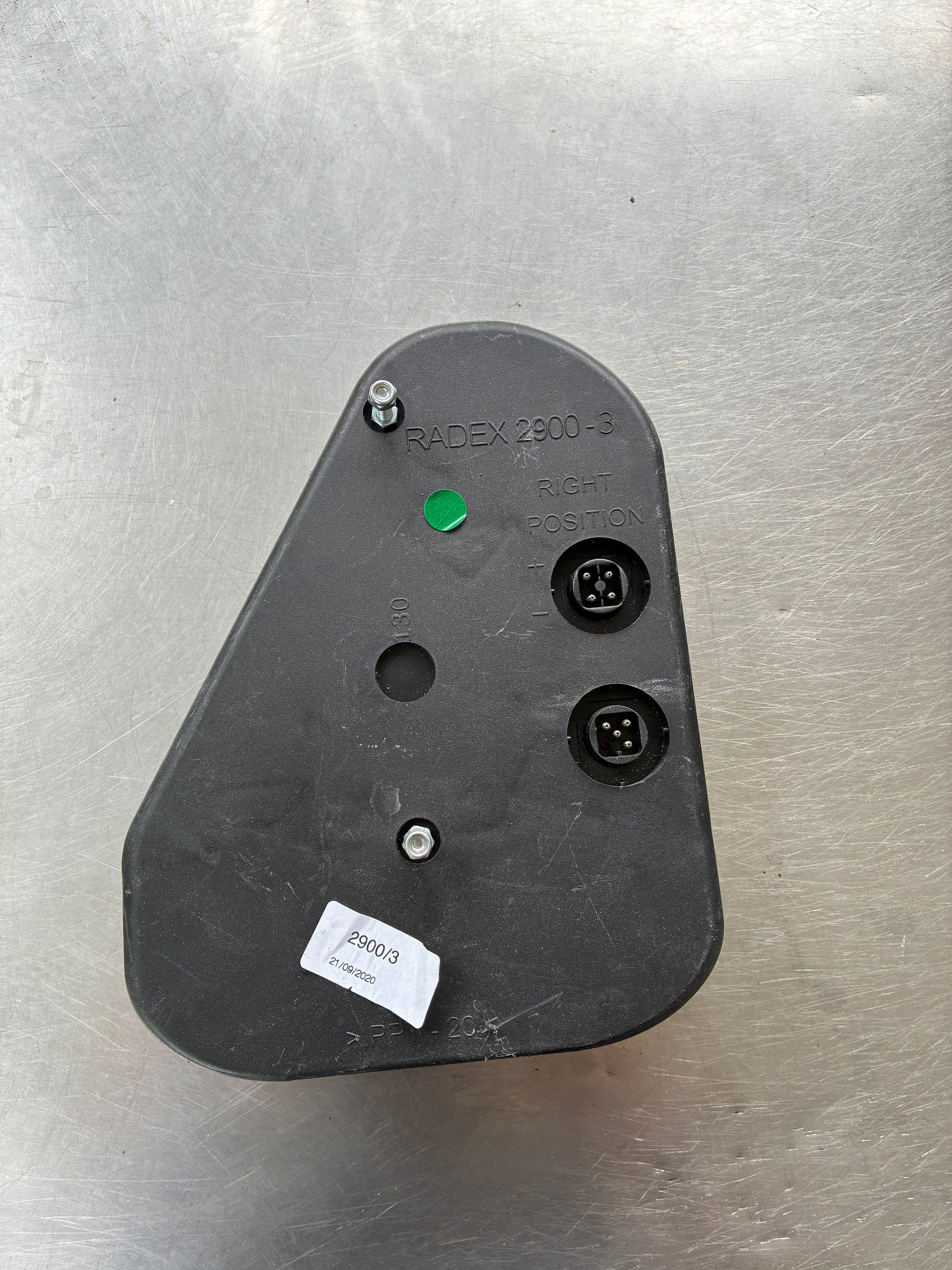 Feu remorque 4 fonctions droit RADEX 2900 – 12V – Neuf