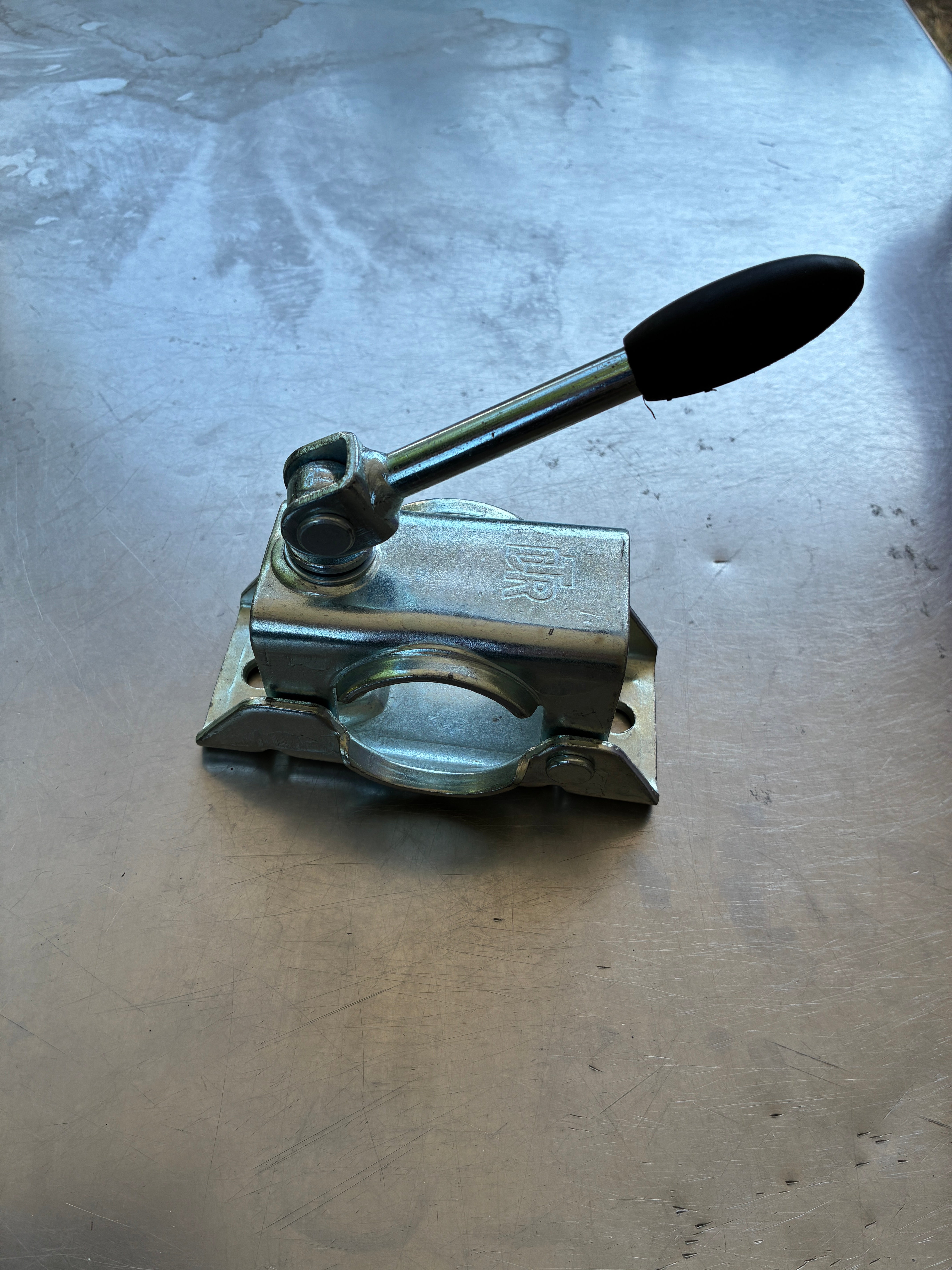 Collier à charnière DTR pour roue jockey remorque – Ø48 mm – Neuf