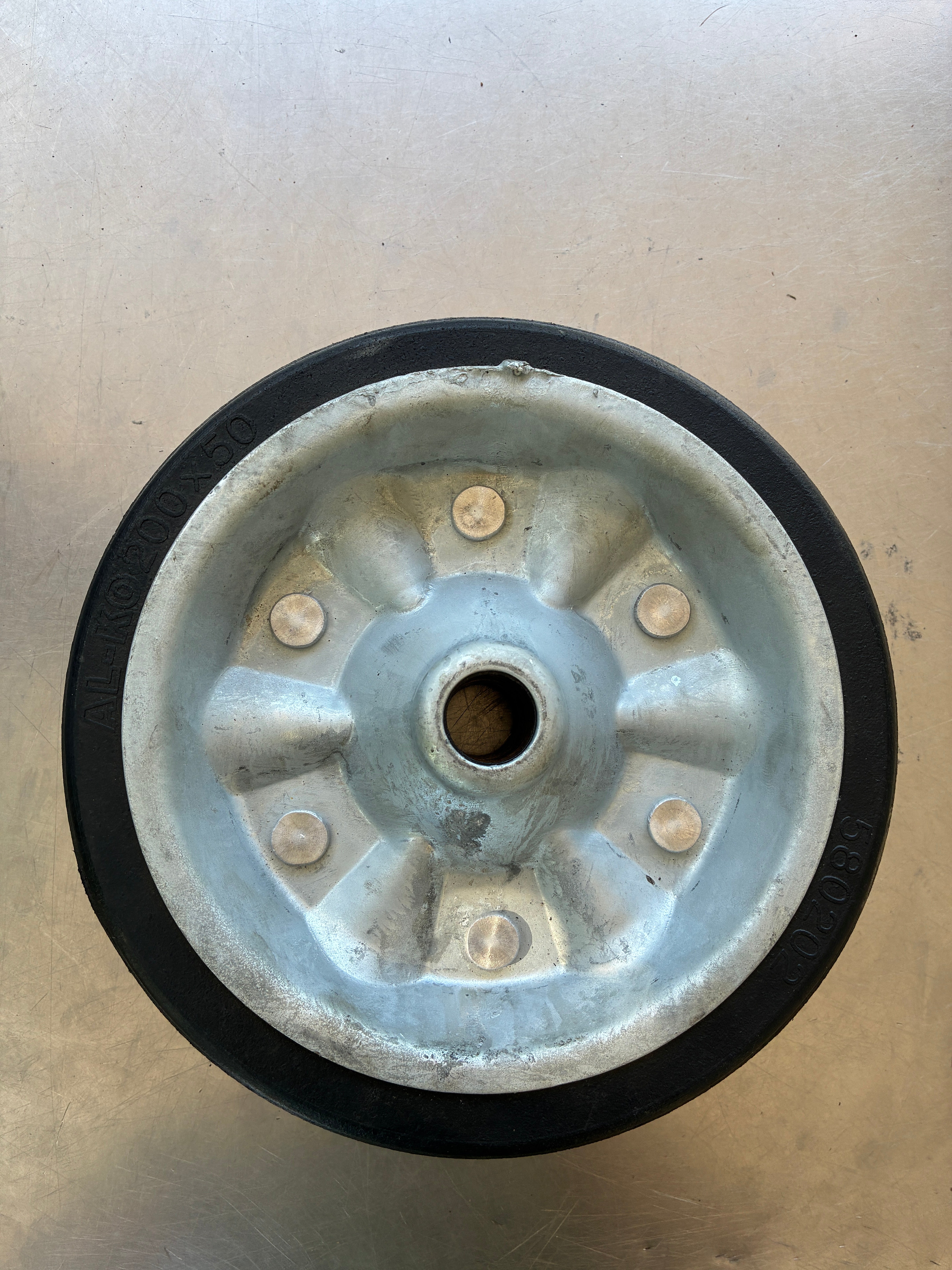 Roulette roue jockey AL-KO RJ580202 – 200x50 mm – Axe 20 mm – Neuf