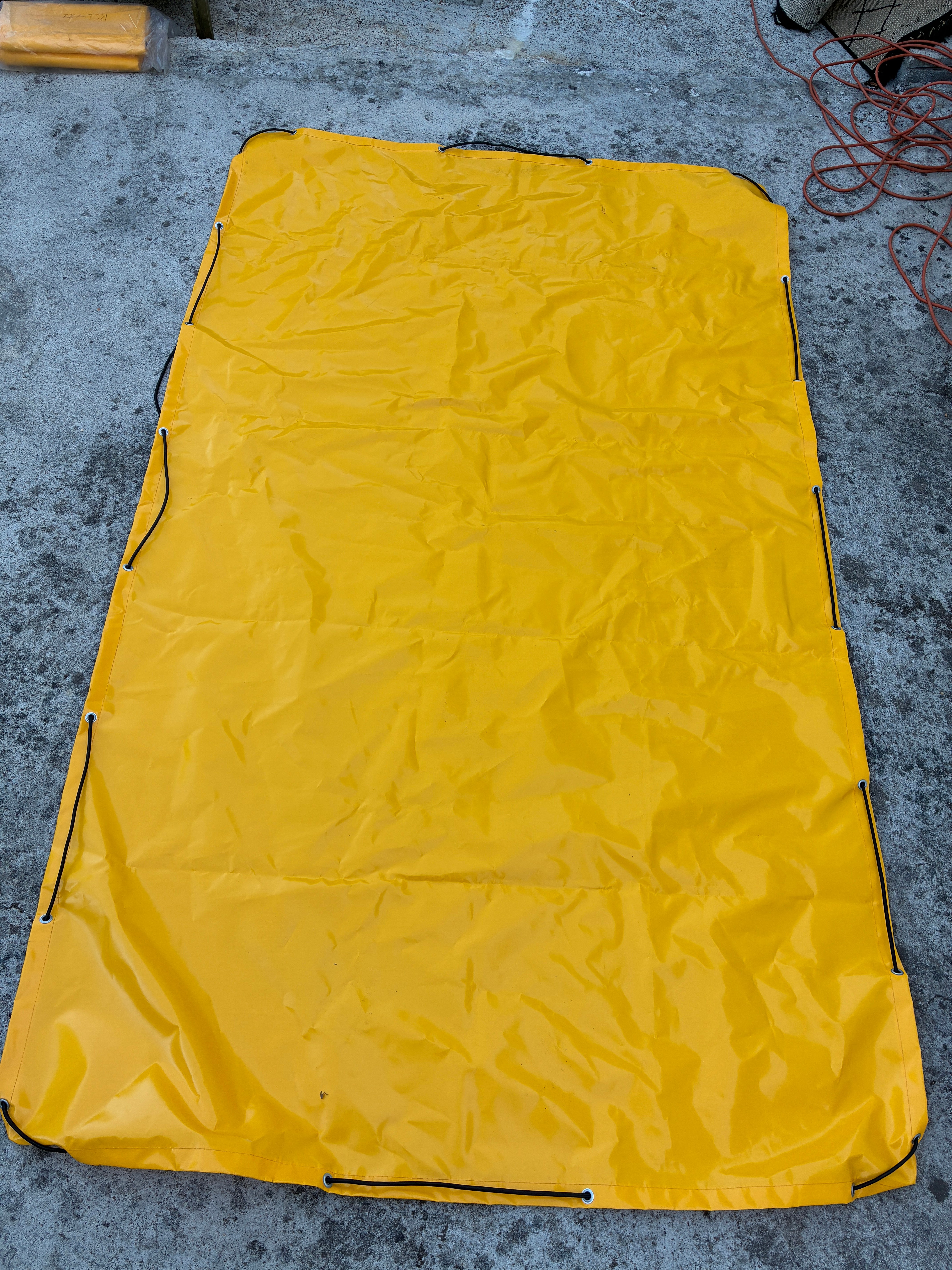 Bâche plate jaune 237x140 cm remorque – rabat 3 cm – PVC – Neuve