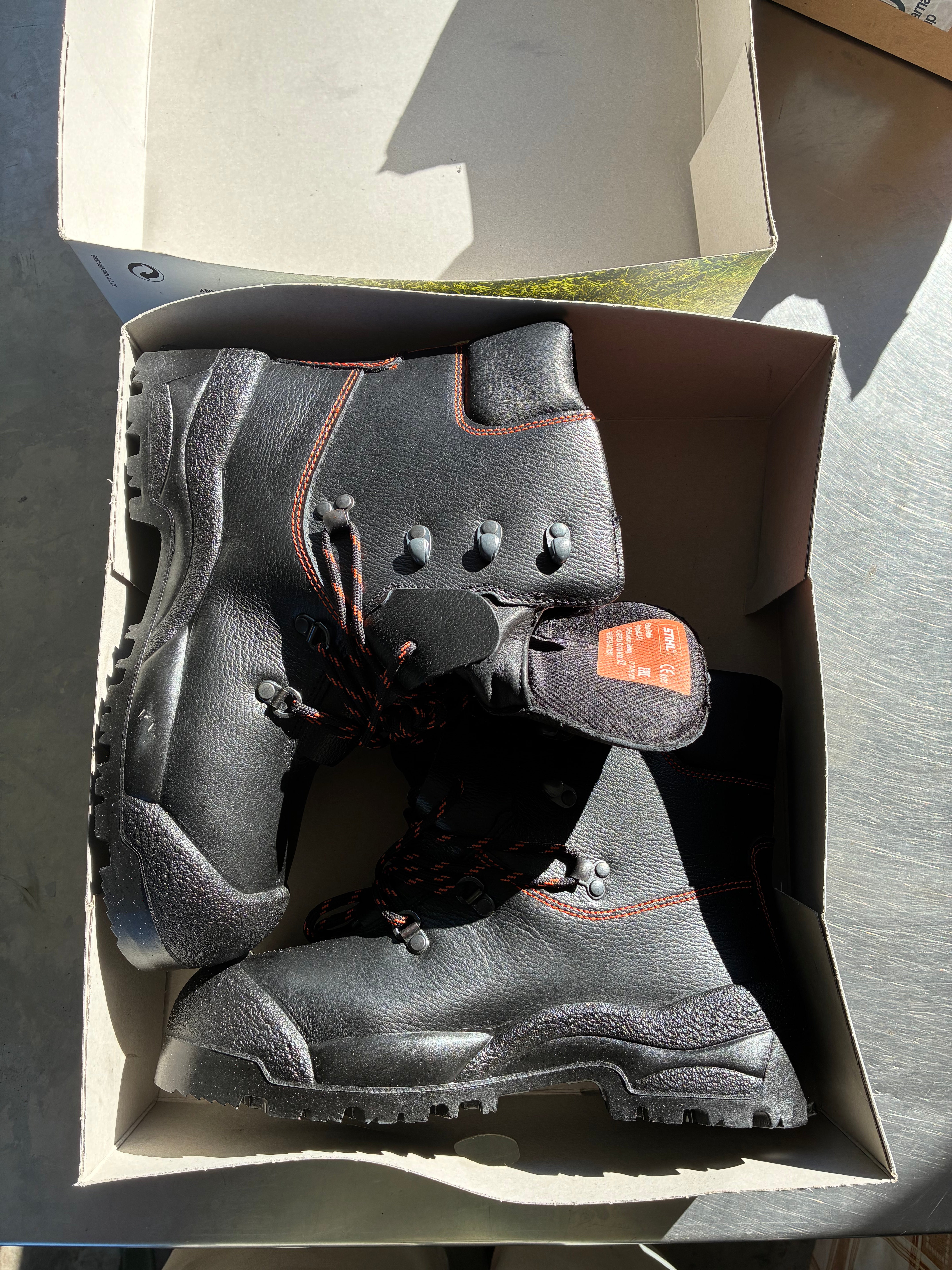 Chaussures anti-coupures STIHL Function cuir acier tronçonneuse neuves T42