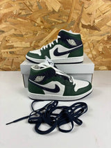 Air Jordan 1 Mid SE Seahawks Femme Vert Bleu Marine – 40