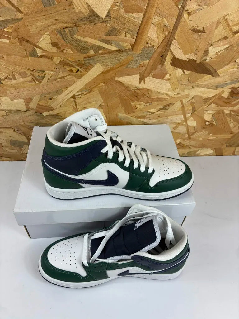 Air Jordan 1 Mid SE Seahawks Femme Vert Bleu Marine – 40