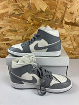 Baskets Air Jordan 1 Mid Femme Blanc Gris – Taille 42