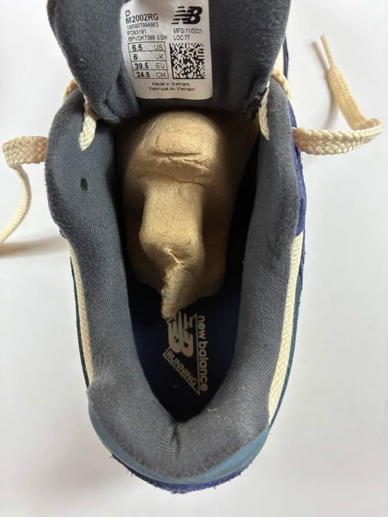 Baskets New Balance 2002R Navy Cream – Chaussures Sneakers – 39,5