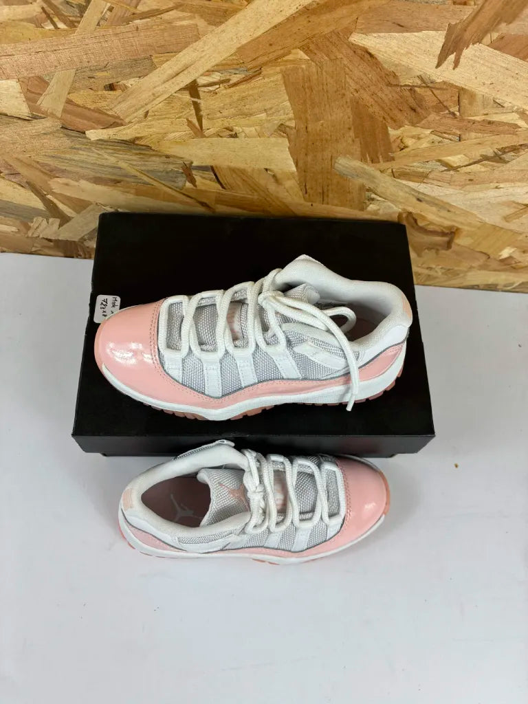 Baskets Air Jordan 11 Retro Low PS White Legend Pink – Chaussures Enfant – 27,5