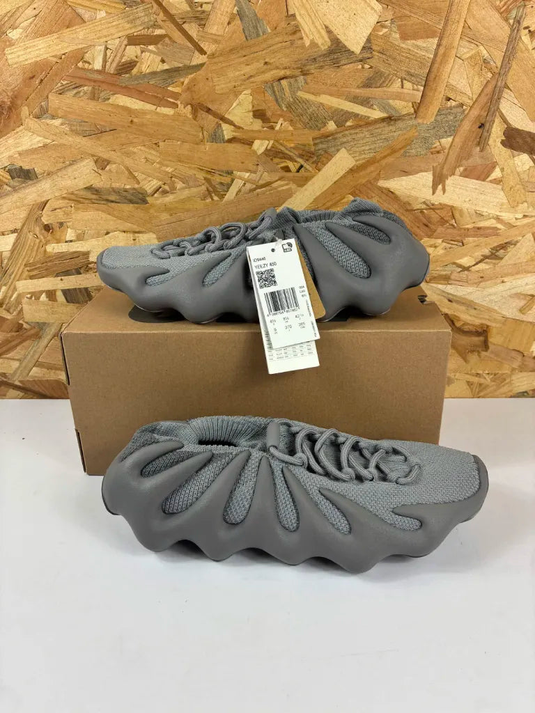 Baskets Adidas Yeezy 450 Stone Grey – Chaussures Sneakers – 42 2/3