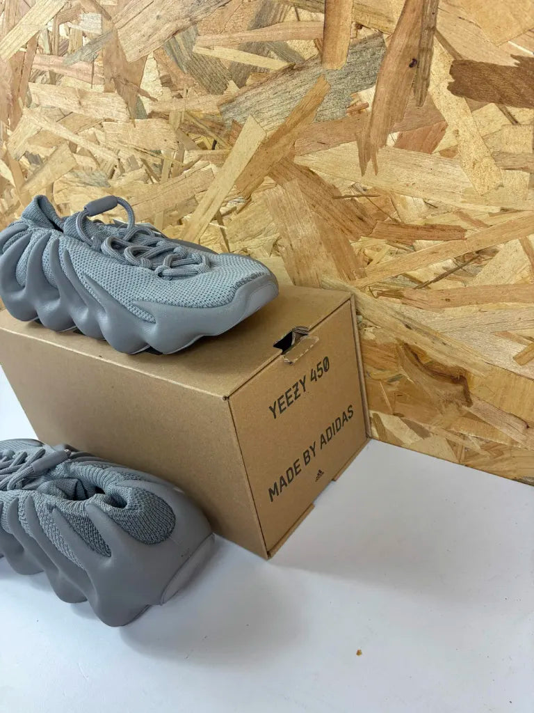 Baskets Adidas Yeezy 450 Stone Grey – Chaussures Sneakers – 42 2/3