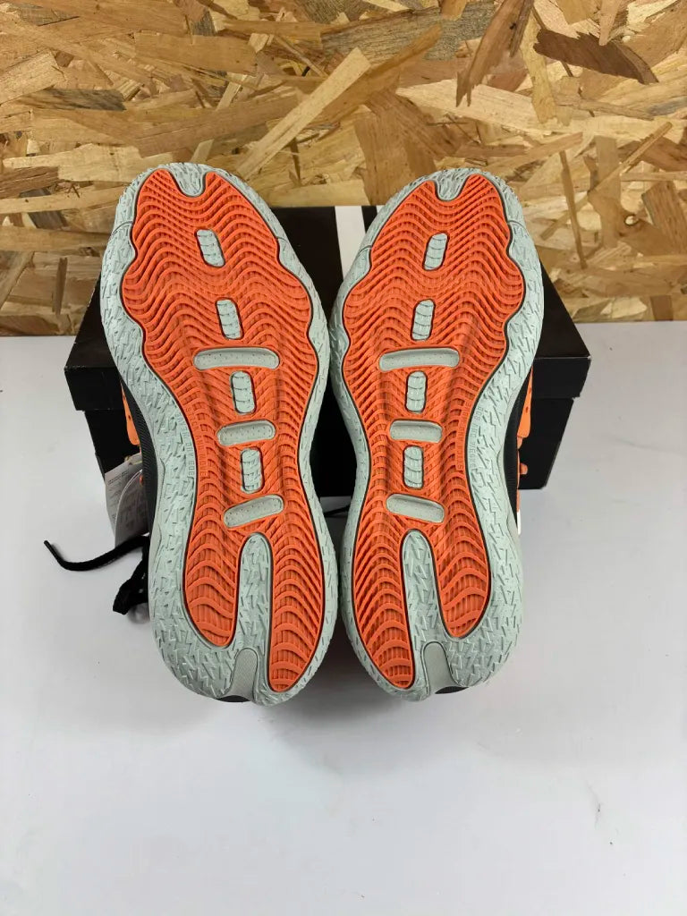 Baskets Adidas Dame 8 Extply – Chaussures Basketball Homme – 44 2/3