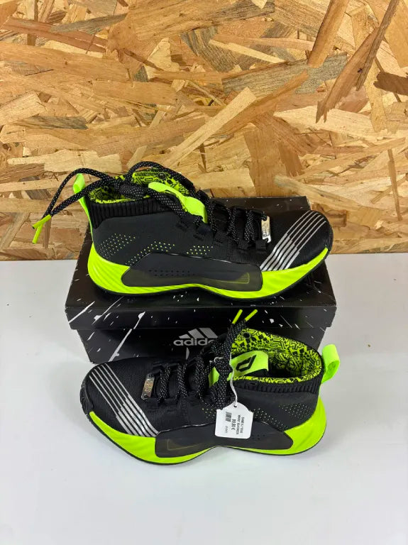 Baskets Adidas Dame 5 J Star Wars – Chaussures Basketball Enfant – 37 1/3