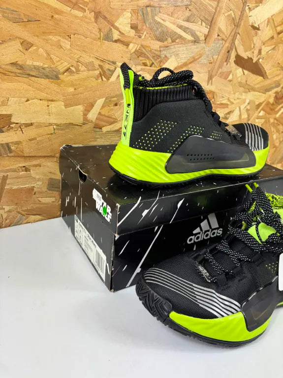 Baskets Adidas Dame 5 J Star Wars – Chaussures Basketball Enfant – 37 1/3