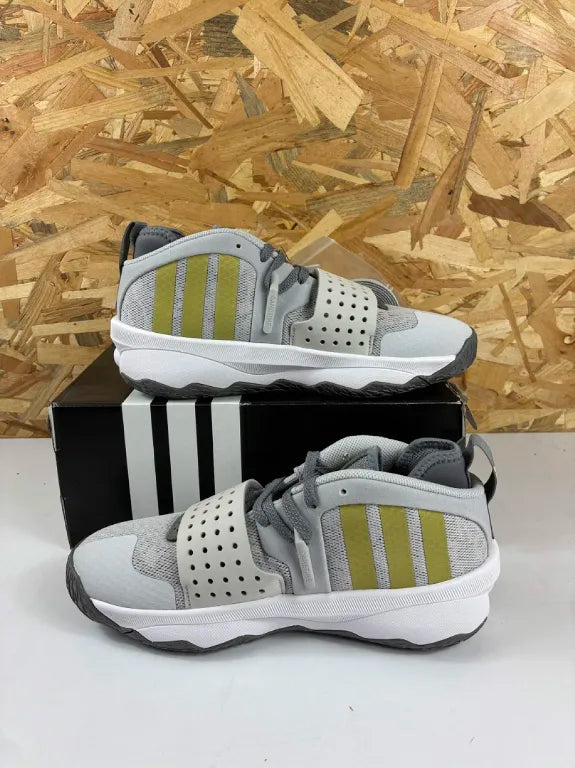 Baskets Adidas Dame 8 Extply – Chaussures Basketball Homme – 42 2/3