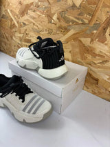 Baskets Adidas Trae Unlimited J – Chaussures Basketball Enfant – 36