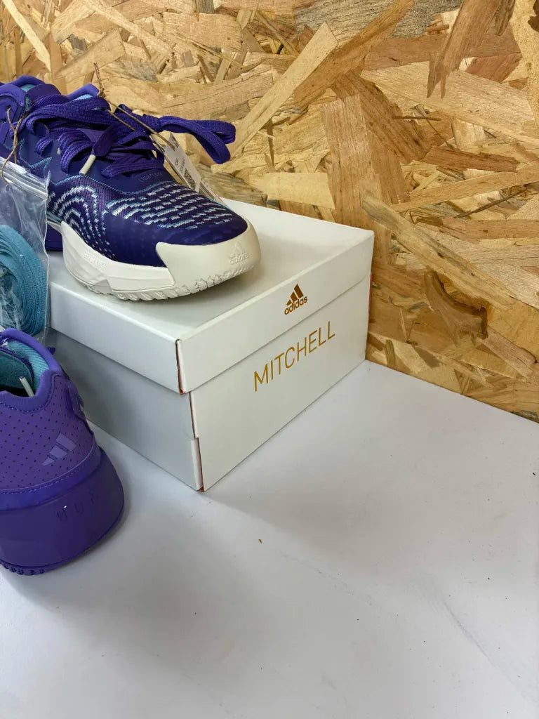 Baskets Adidas D.O.N. Issue 4 J – Chaussures Basketball Enfant – 38 2/3
