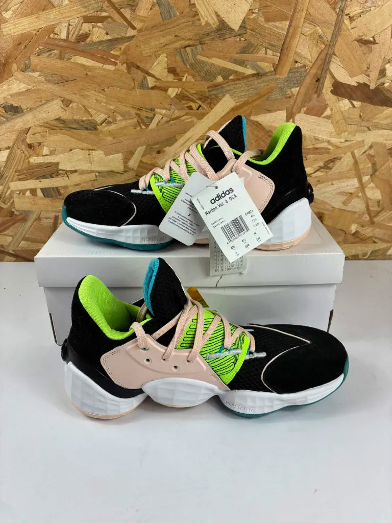 Baskets Adidas Harden Vol. 4 GCA – Chaussures Basketball Homme – 40