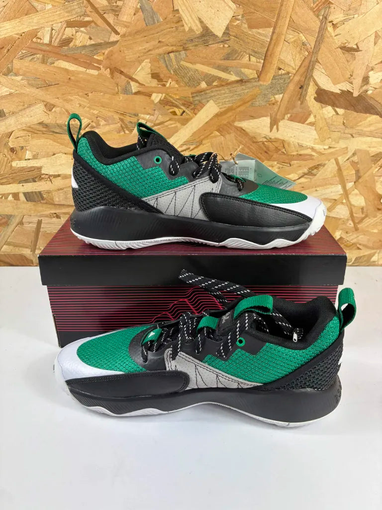 Baskets Adidas Dame Certified – Chaussures Basketball Homme – 40 2/3