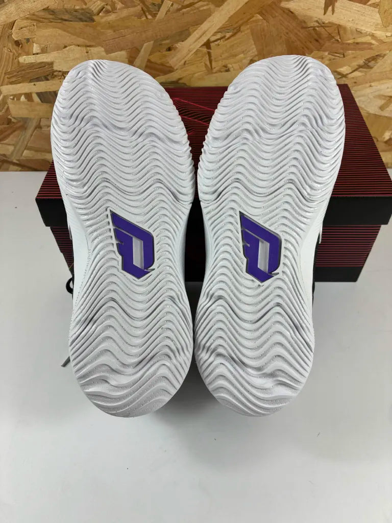 Baskets Adidas Dame Certified – Chaussures Basketball Homme – 44