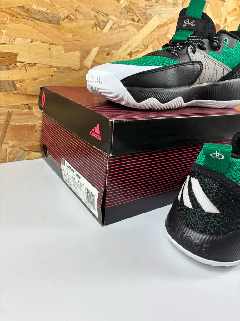 Baskets Adidas Dame Certified – Chaussures Basketball Homme – 40