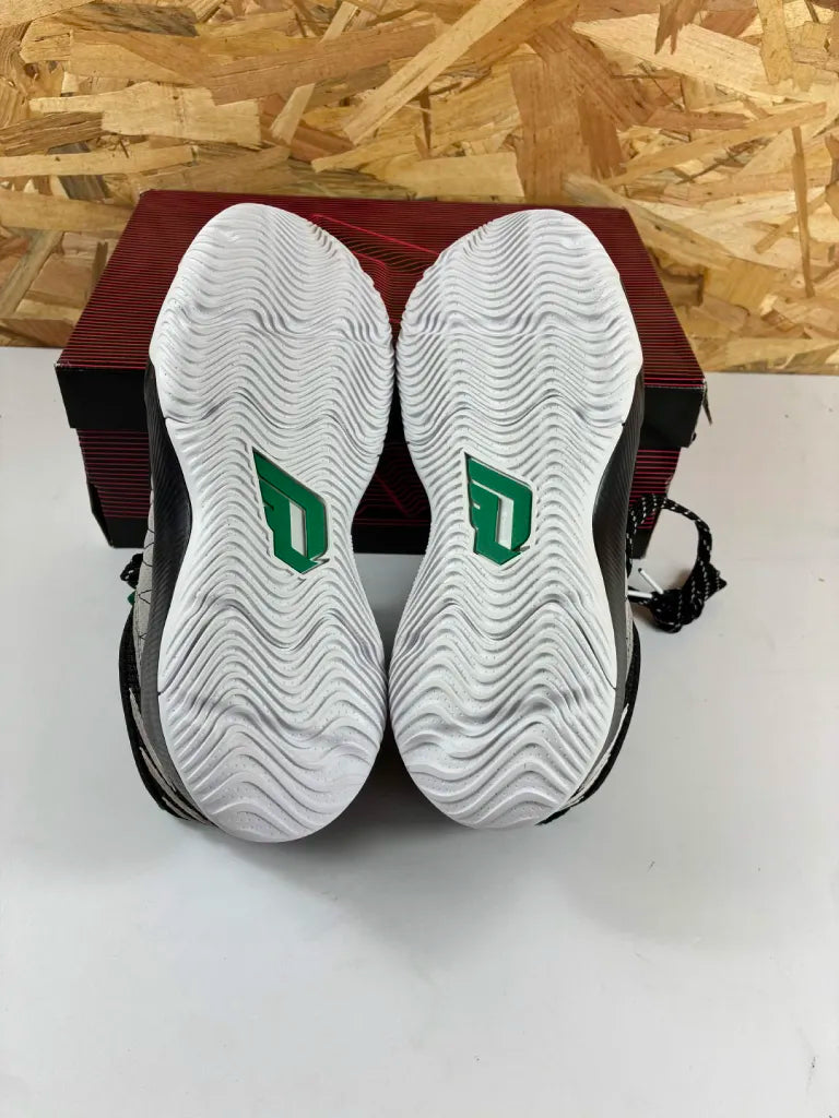 Baskets Adidas Dame Certified – Chaussures Basketball Homme – 40