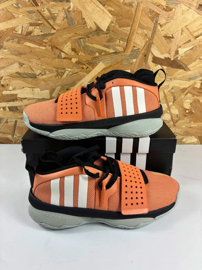 Baskets Adidas Dame 8 EXTPLY – Chaussures Basketball Homme – 42 2/3