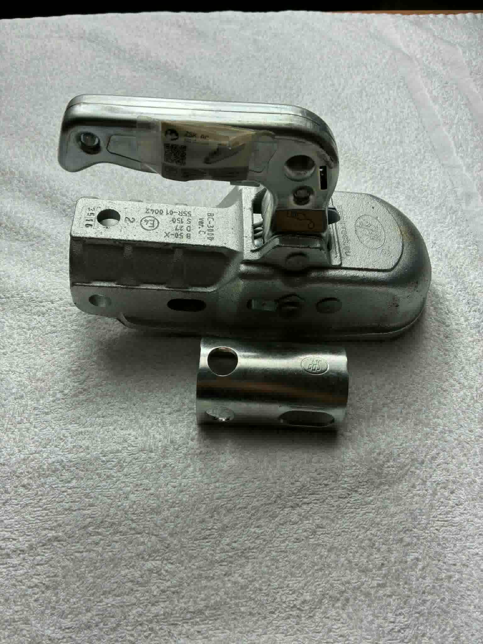 Attelage STEELPRESS BC-3000C 3000kg pour timon tubular 35-50mm fonte + Z2