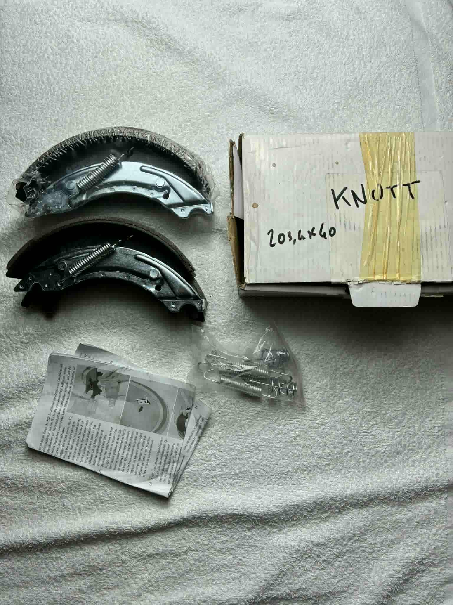 Garnitures de frein Knott 203.2x40 type 20.32-1647 originales Réf 20161647