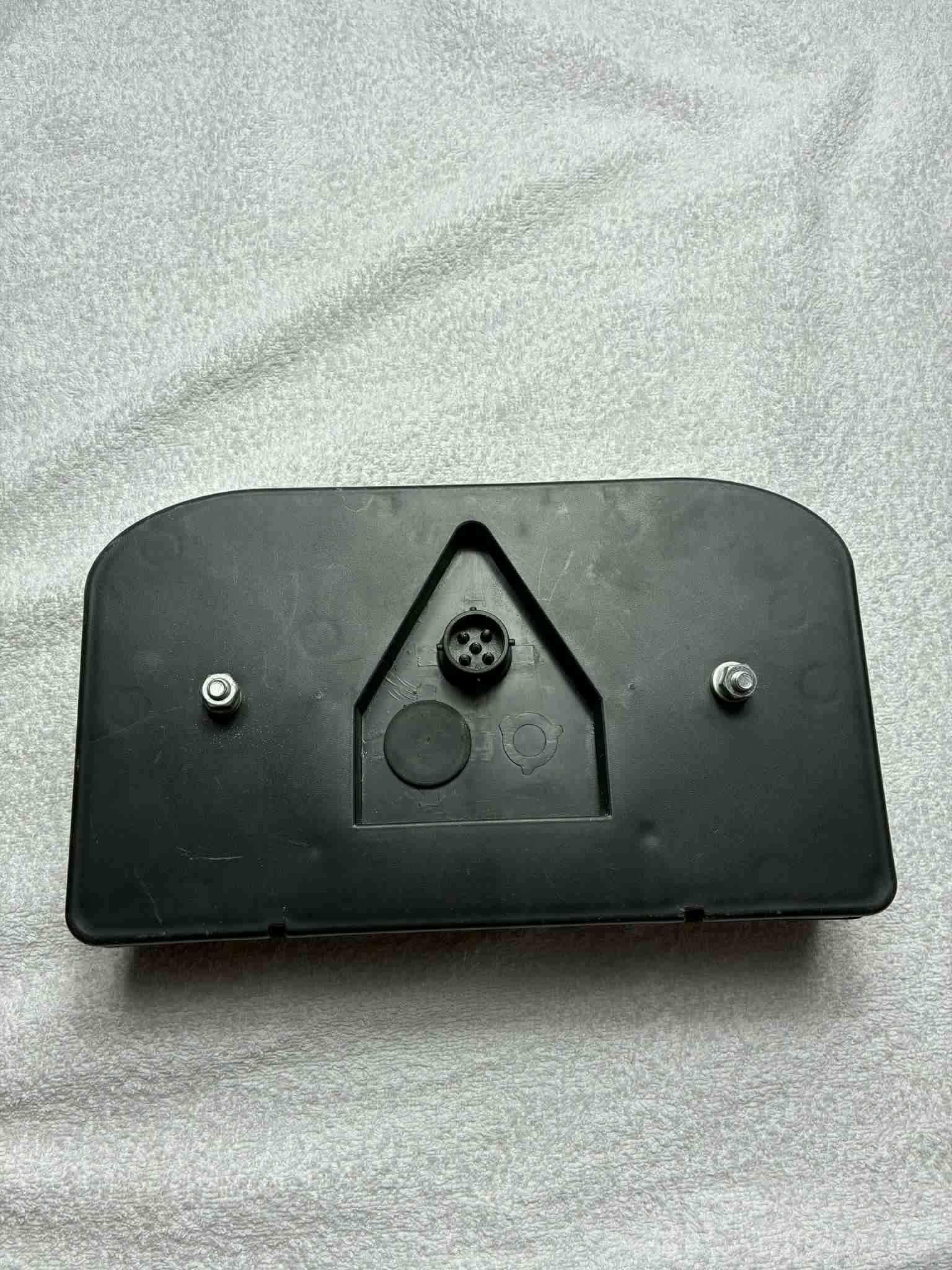 Feu arrière Dafa TR001 gauche 6 fonctions 235x135 remorque Lider + ampoules