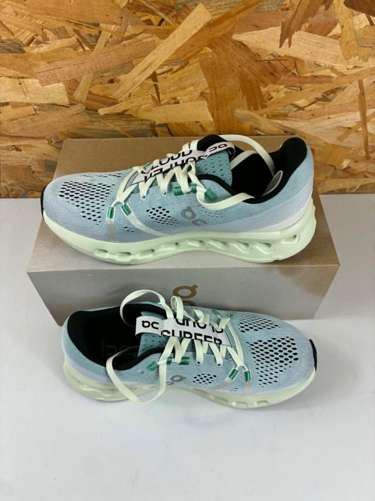 Chaussures Running On Cloudsurfer Femme 38 Mineral Aloe